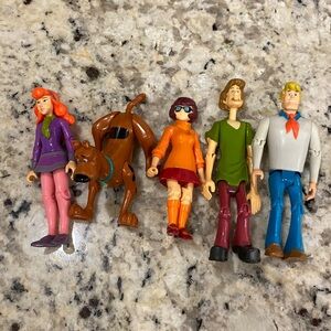 Scooby-Doo Action Figurines Lot of 5 TM Hanna-Barbera Toys Mystery Machine